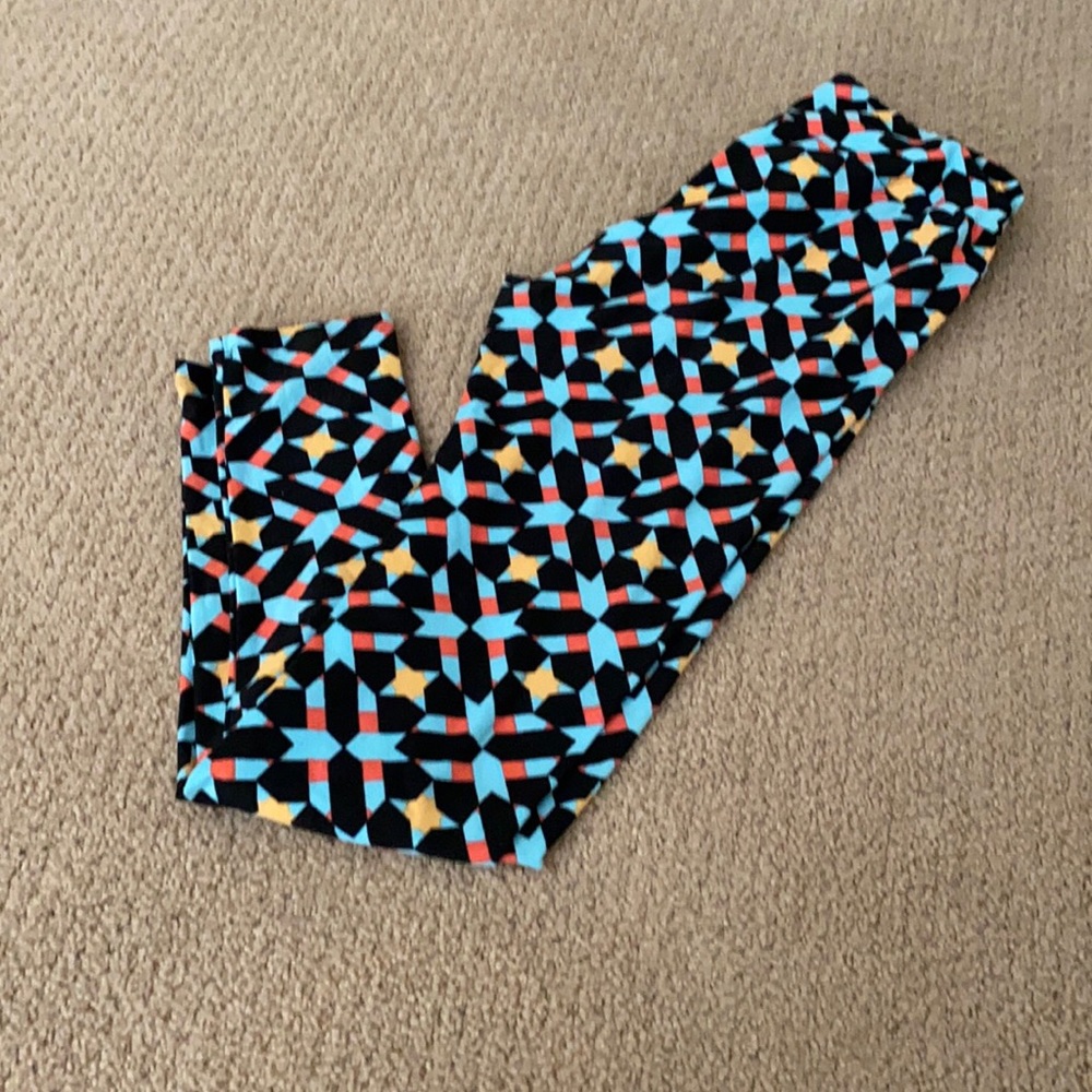 LuLaRoe one size leggings, gently worn